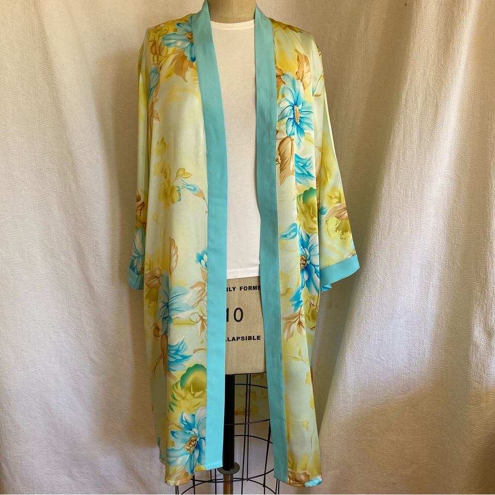 Stunning pure silk printed kimono NWT